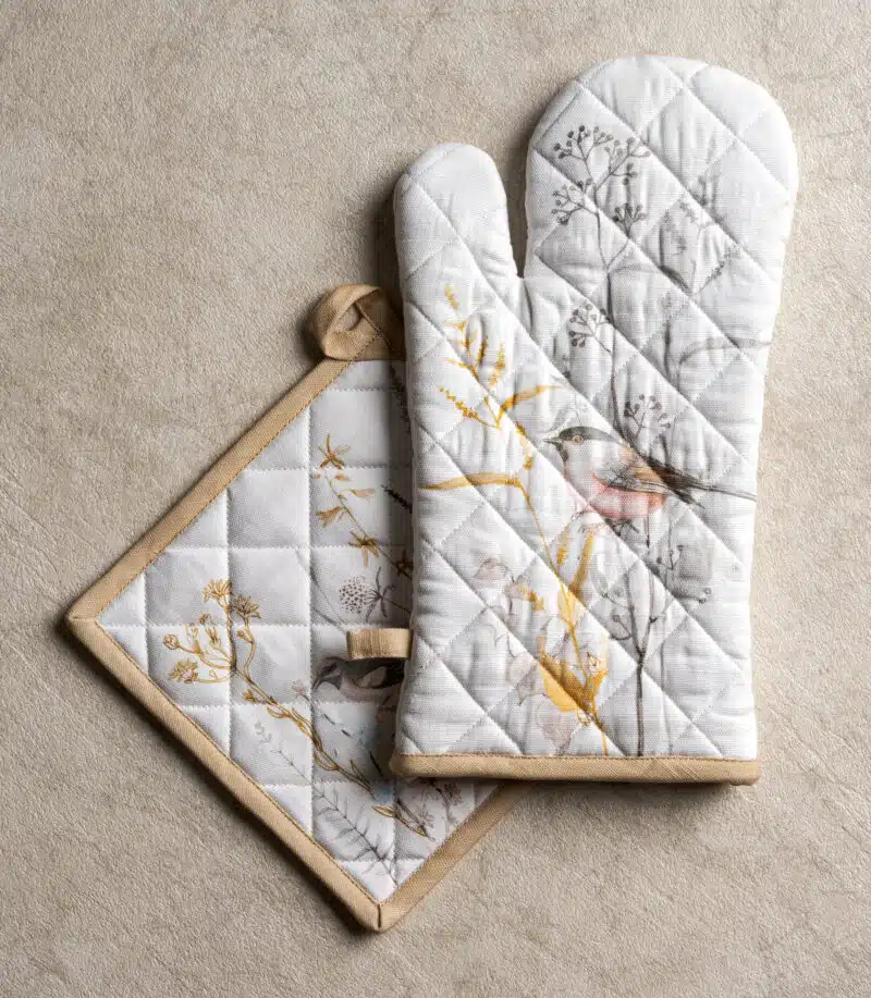Meadow Florals Beige Glove & Potholder