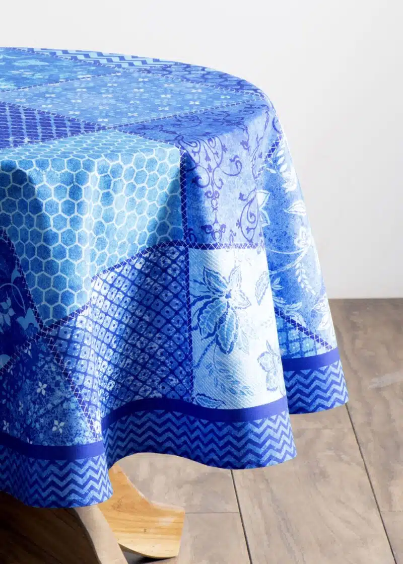 Indigo love Round Tablecloth