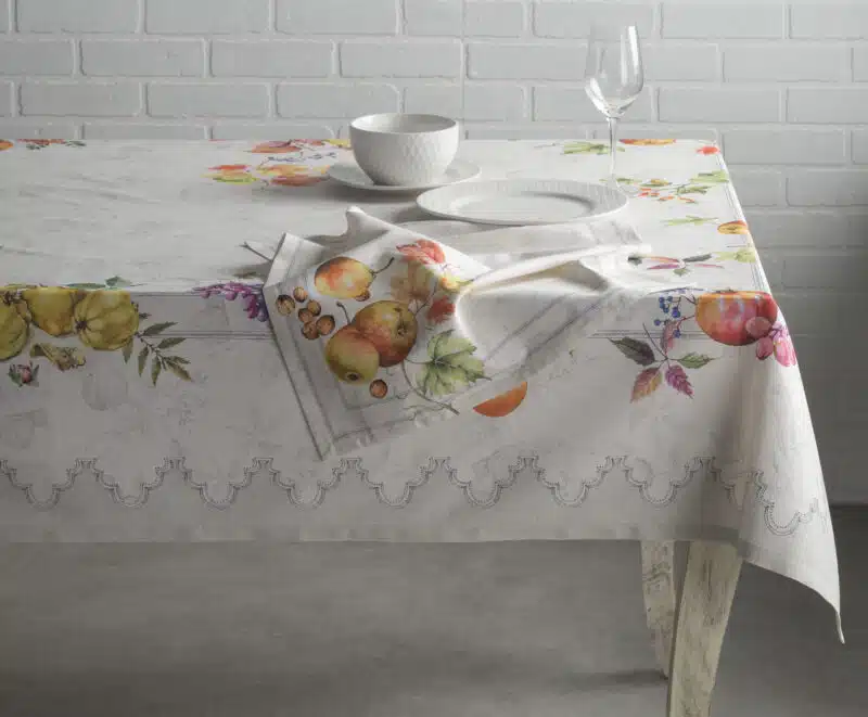 Fruit D'hiver Tablecloth